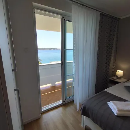Gostinjska kuća Palme 3*